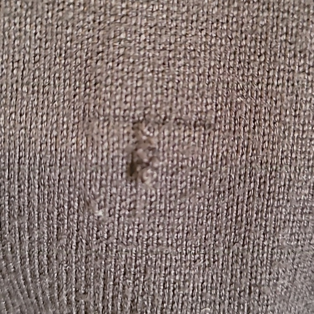 Chic Black and White Knit Sweater - Picture 3 of 6